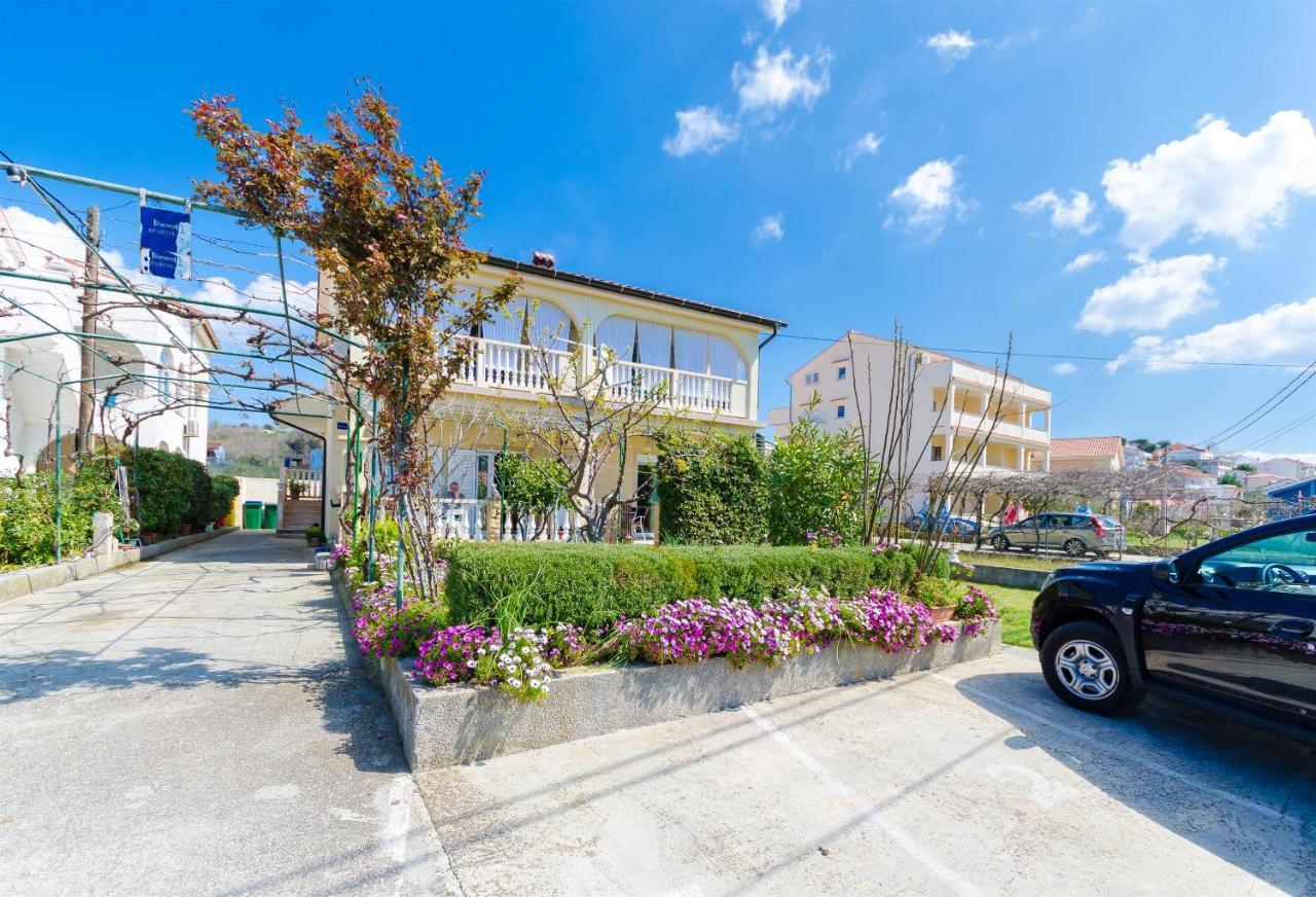 Apartments Mijatovic Lopar Exterior photo