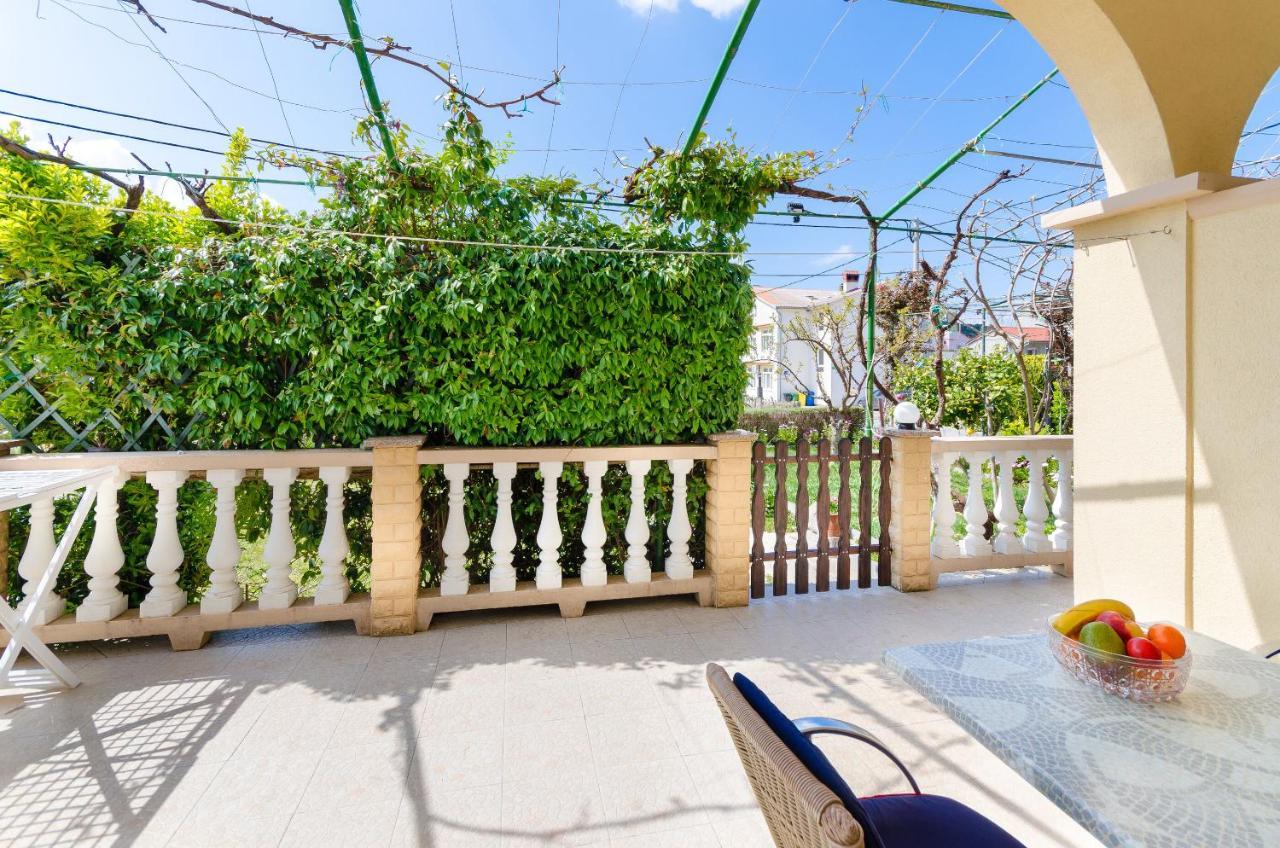 Apartments Mijatovic Lopar Exterior photo