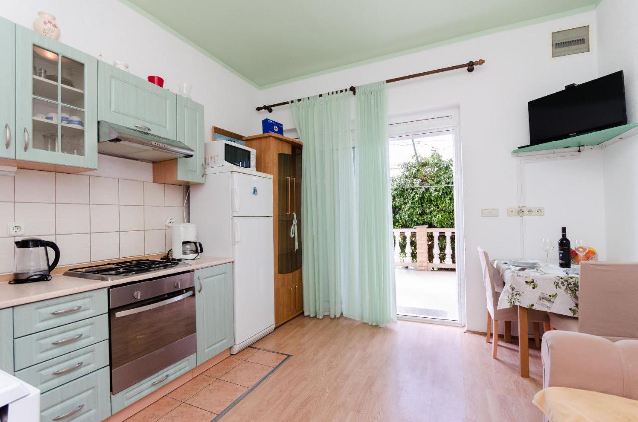 Apartments Mijatovic Lopar Exterior photo