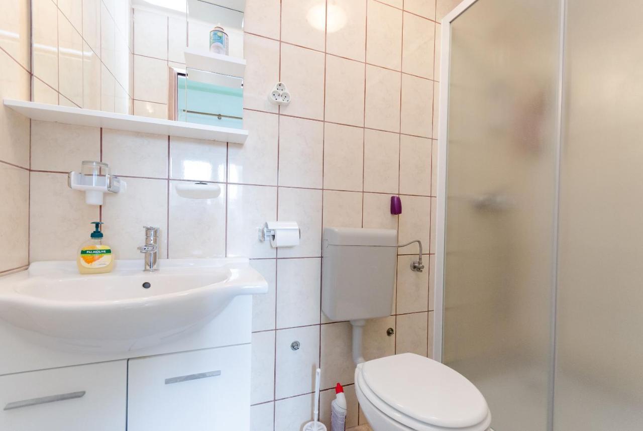 Apartments Mijatovic Lopar Exterior photo